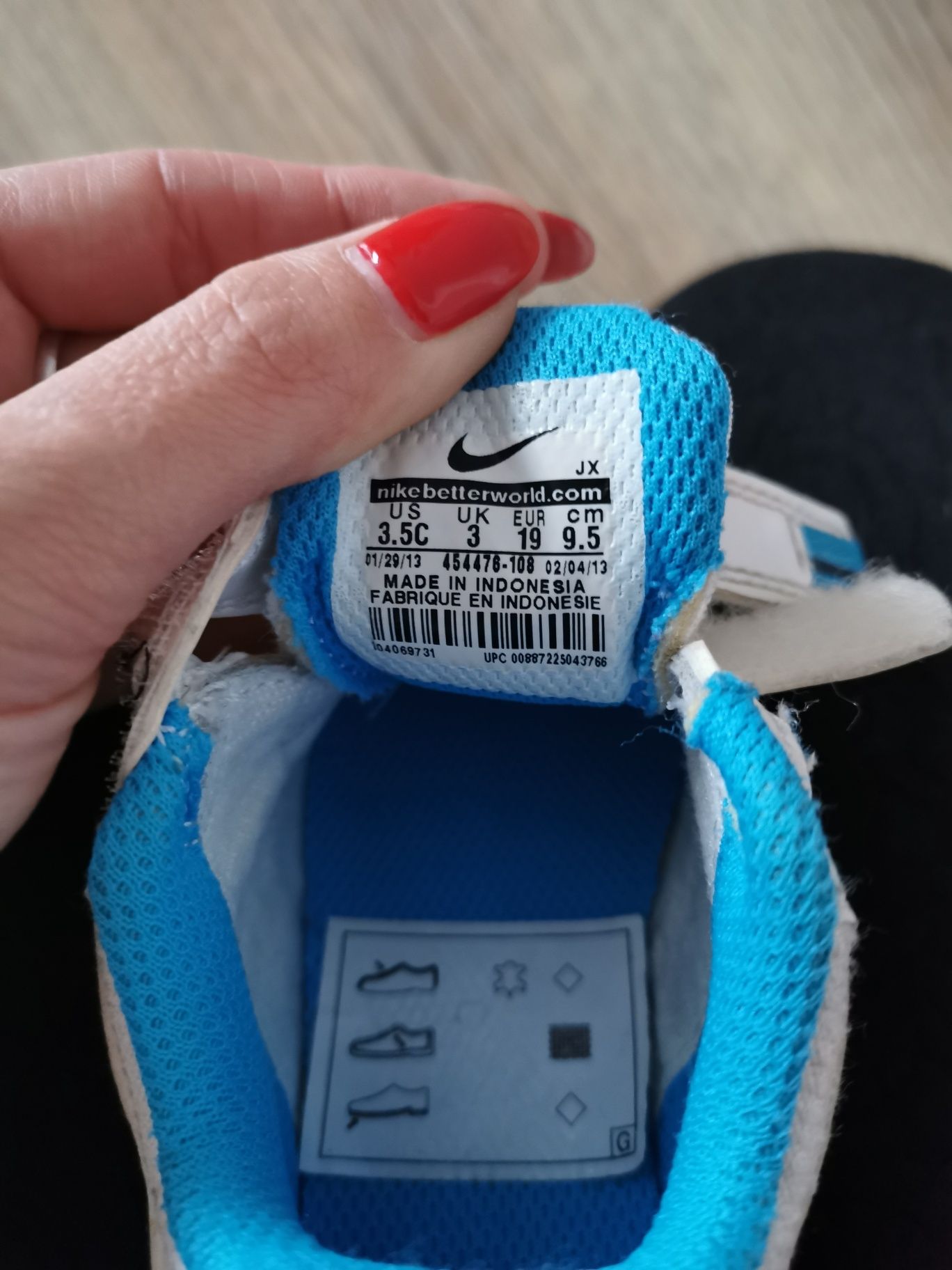 Adidaski Nike rozmiar 19