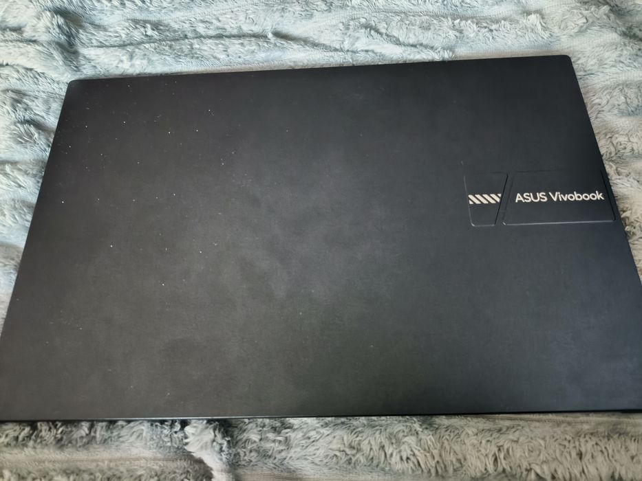 ASUS Vivobybook.