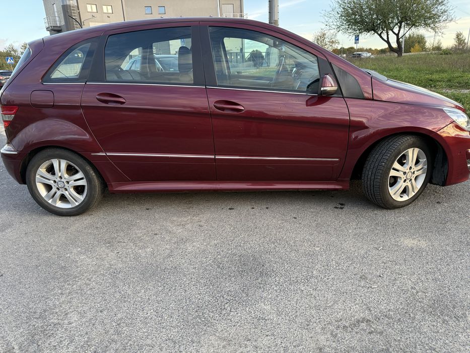 Mercedes B 2011 rok
