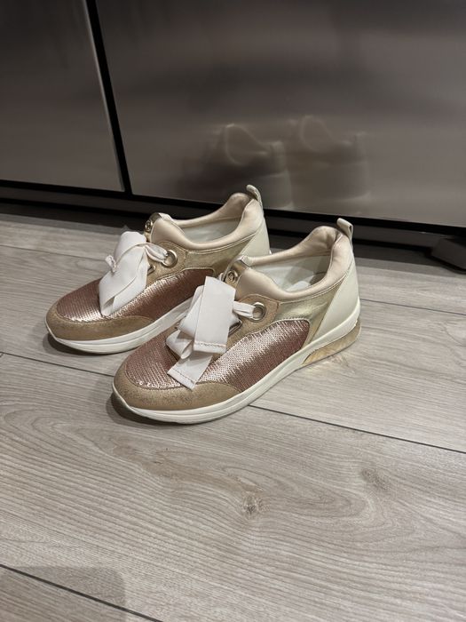 Adidasy sneakersy Liu Jo 40 na wiosne pudrowy roz