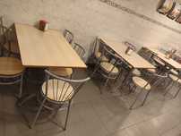 Mesas e cadeiras café ou restaurante