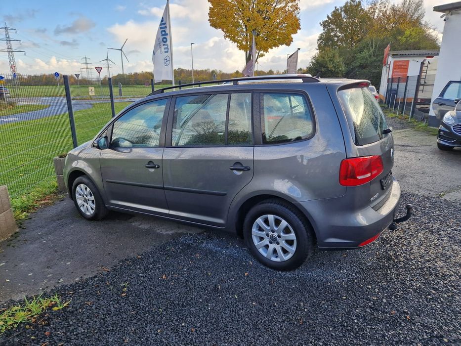 Volkswagen Touran 1.6  Автомат.DSG. 7мест.