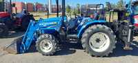 Trator New Holland Boomer 40 com carregador frontal