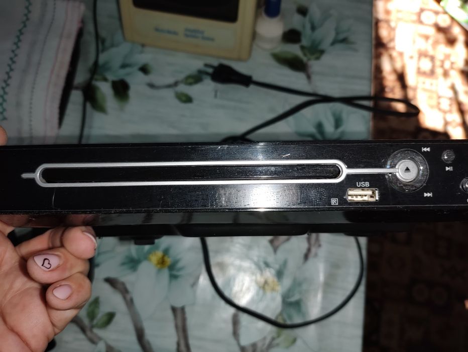 Продам двд плеєр