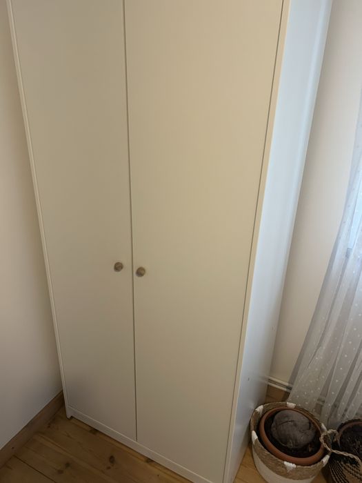 Biała szafa KLEPPSTAD IKEA 2 drzwiowa