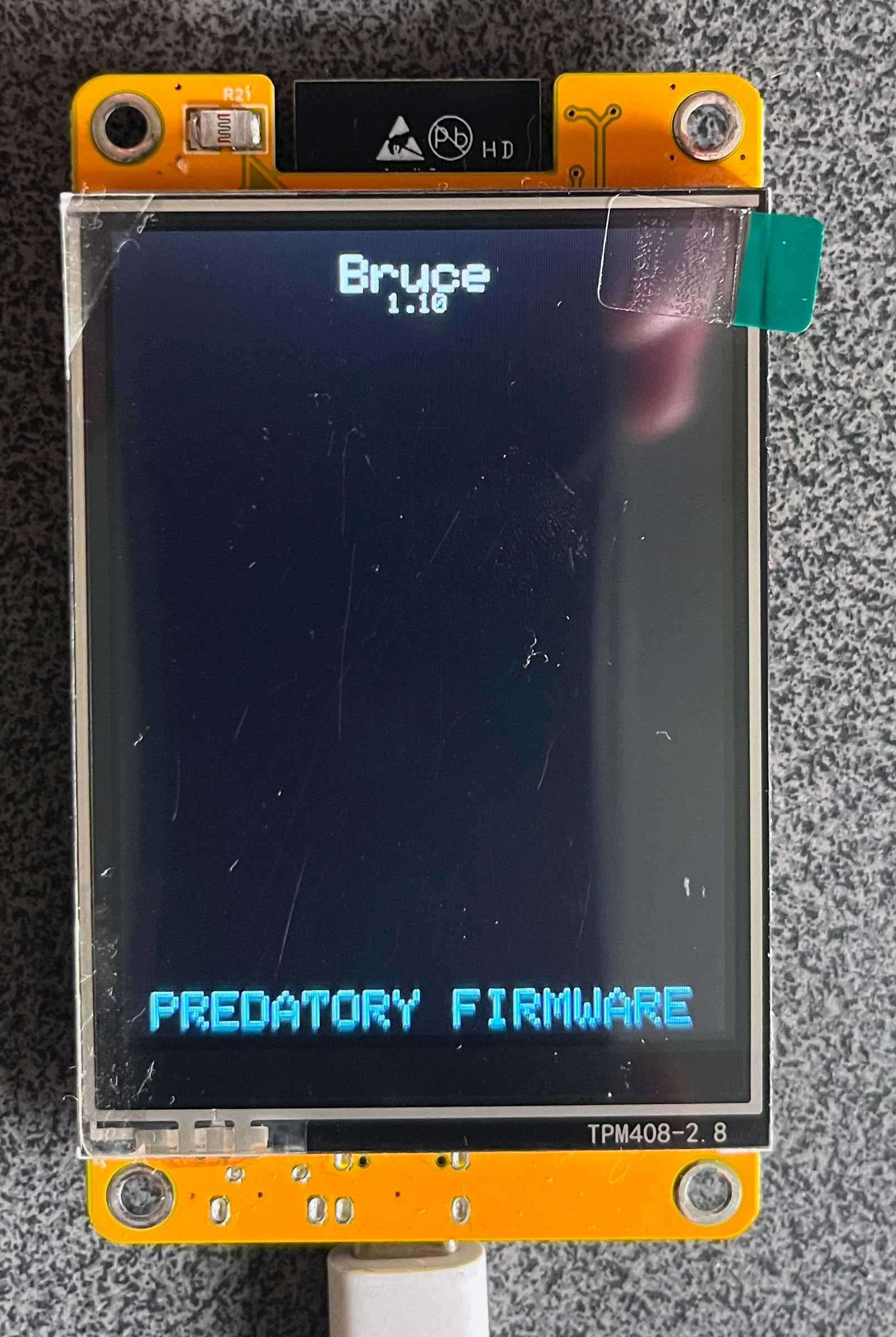 Płytka z wyświetlaczem ESP32 + LCD 2,8 (CYD) + obudowa BRUCE, MARAUDER