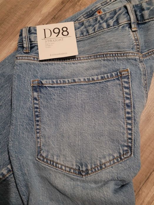 Jeansy Straight Leg Stradivarius r. 42