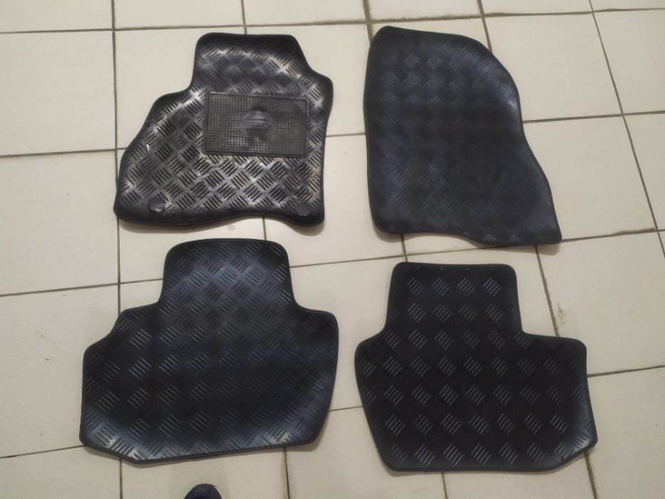 Conjunto tapetes borracha Nissan Leaf 2