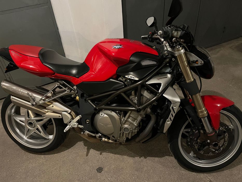 MV agusta brutale 910