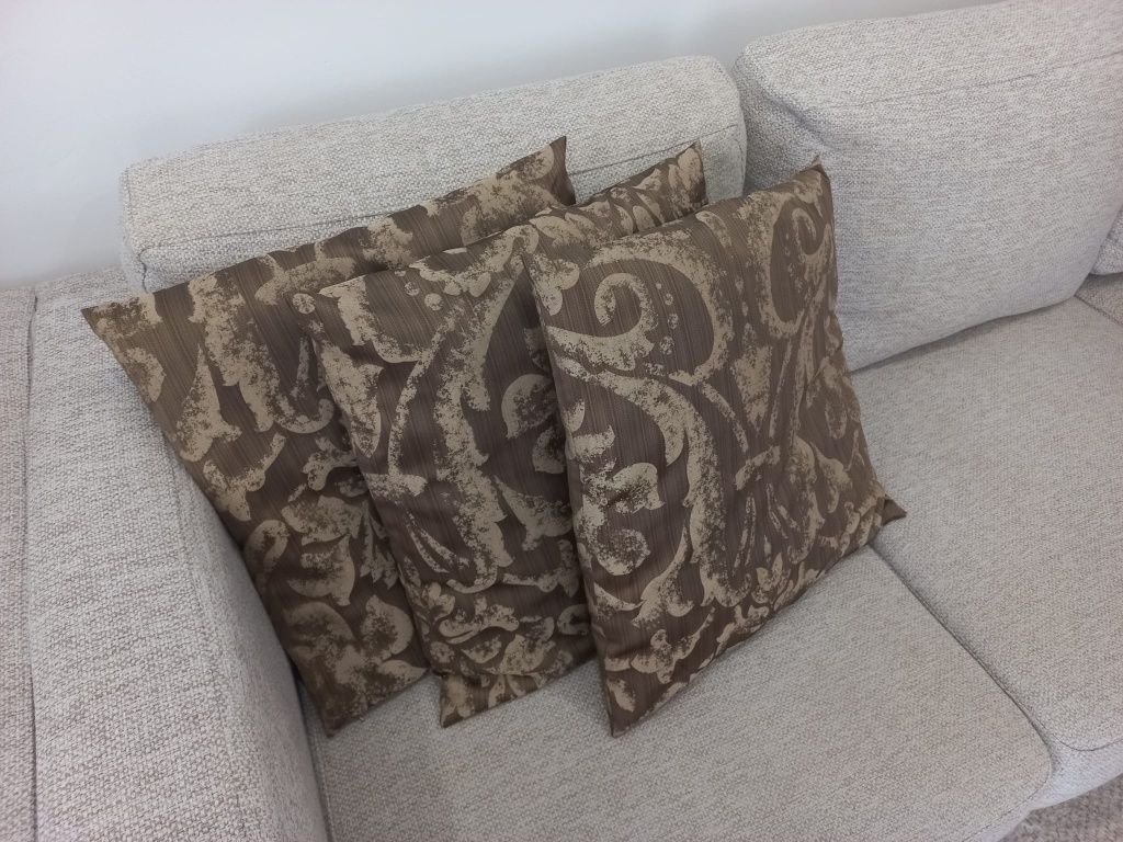 Sofá com chaise-longue, modelo Bloom da Loja do Gato Preto