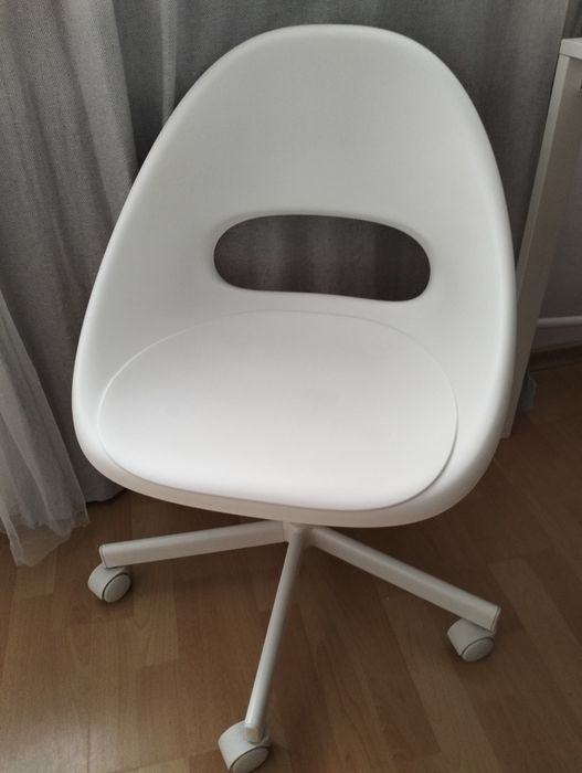 Krzesło na kółkach biurowe Loberget / Blyskar