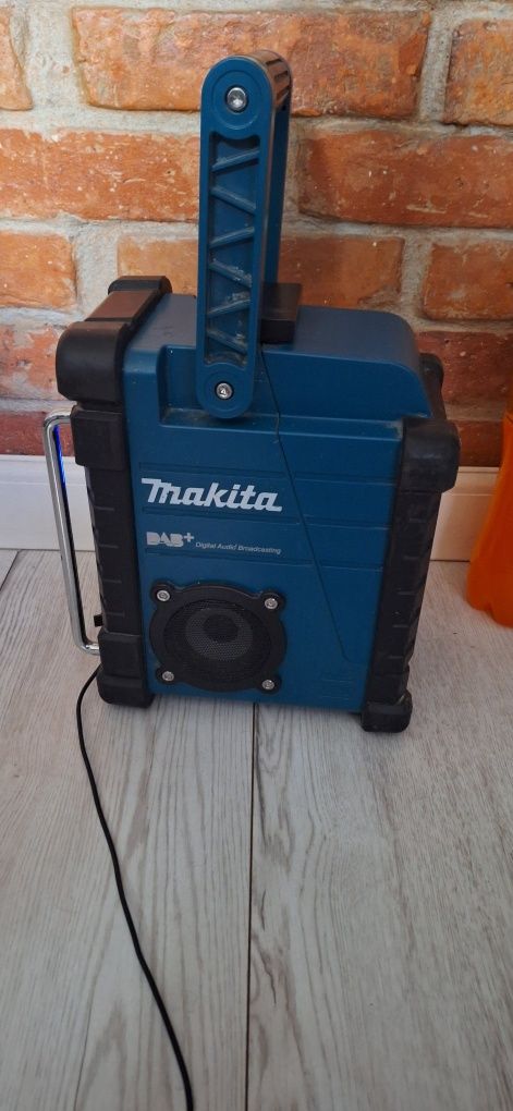 Radio Makita  dmr110