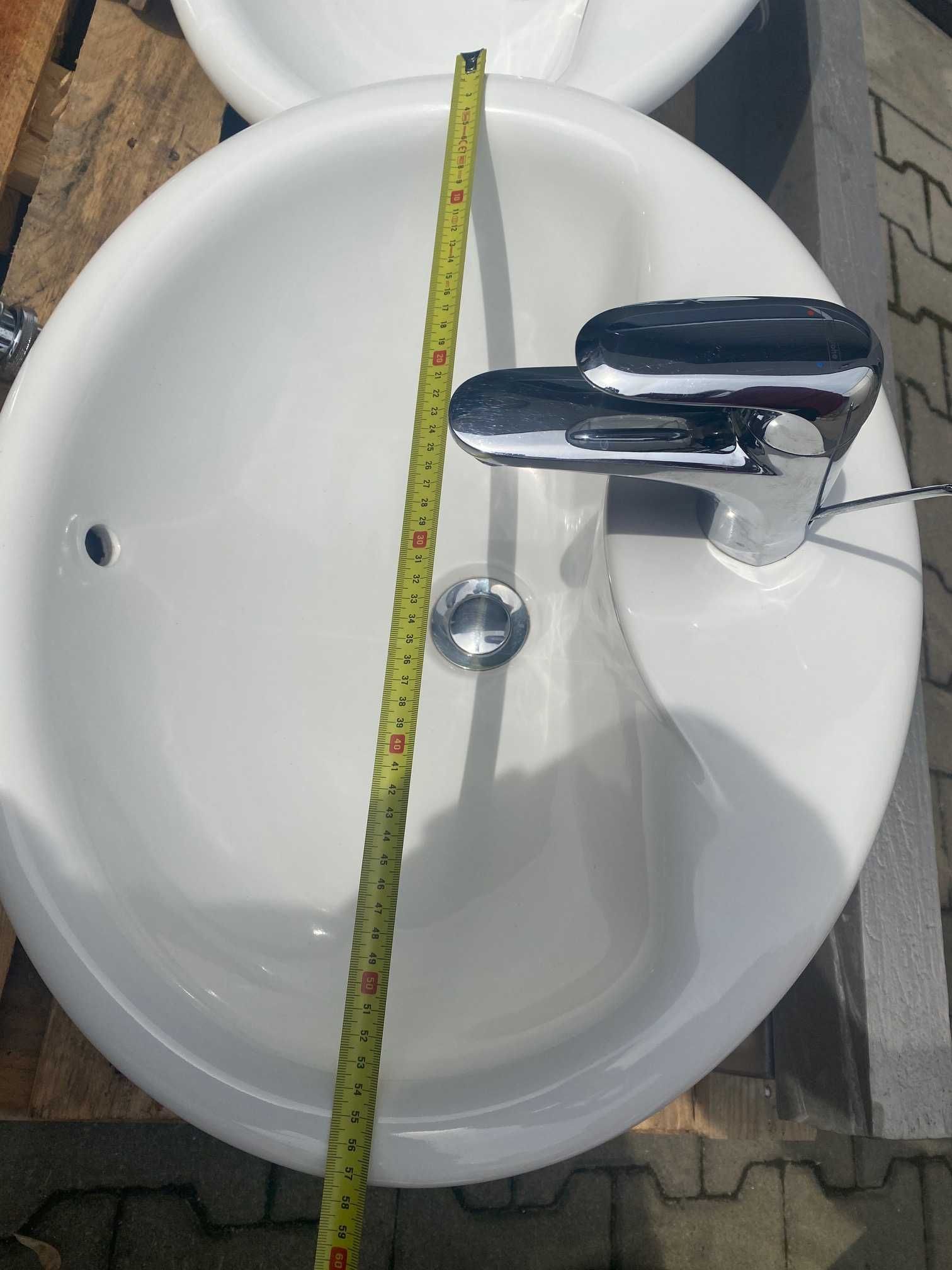 Umywalka Hatria z baterią używana