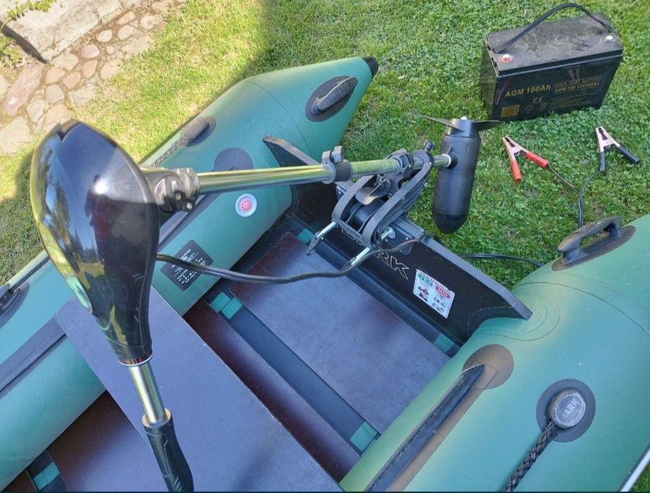 Silnik elektryczny do pontonu.