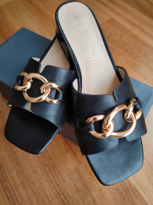 Nowe , czarne klapki włoskiej firmy Sergio Bardi, rozm. 37