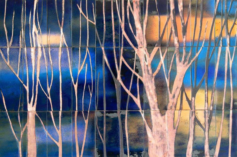 Эмальерные «горячие» художественные краски  в ассортиментных остатках.