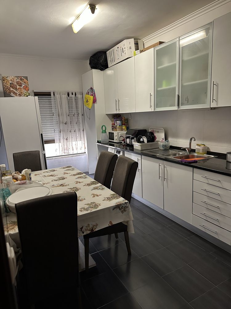 Apartamento T3, no Laranjeiro