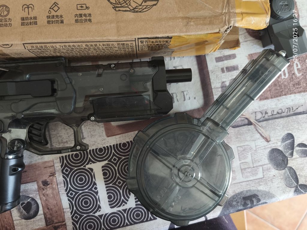 Pistola de água eletrónica