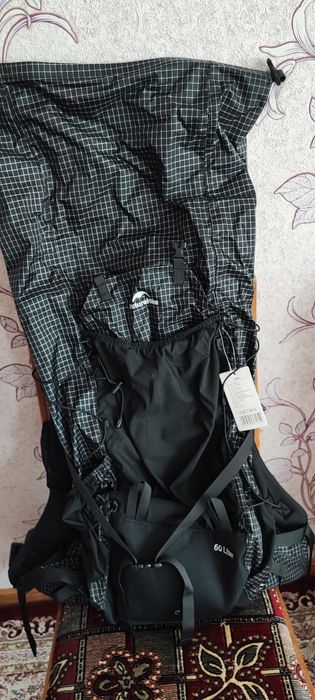Рюкзак туристичний Naturehike 60 + 5 л Dyneema чорний
