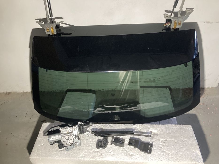 Szyba tylna klapa bmw G21 kompletna