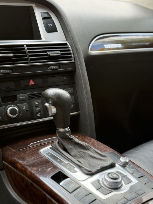 Ауди allroad  2010 ГОД