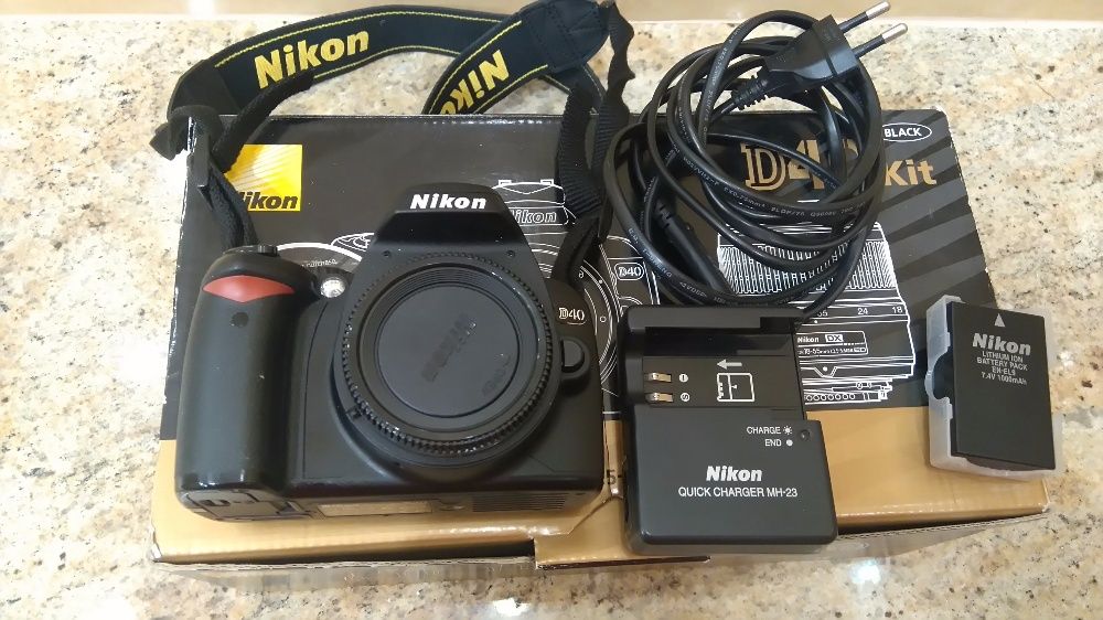 Nikon D40+ Nikor 18-105+Lovepro slingshot 100 AW