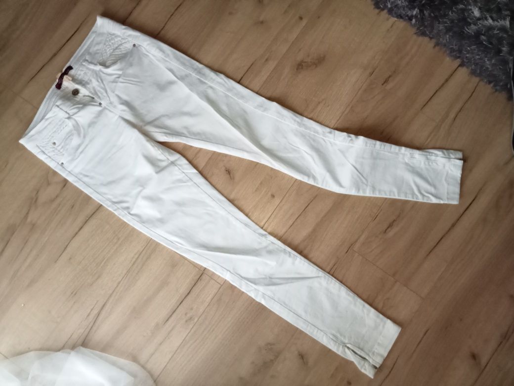 Damskie Spodnie jeans Bershka 34