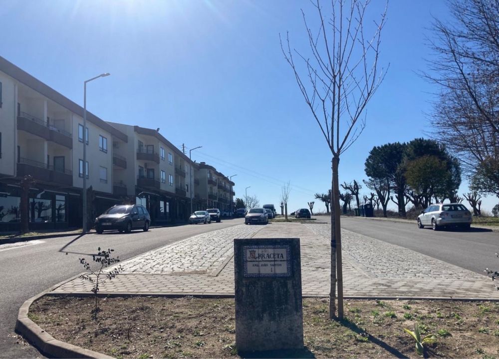 Terreno construção 1800 m2 em Nogueira do Cravo