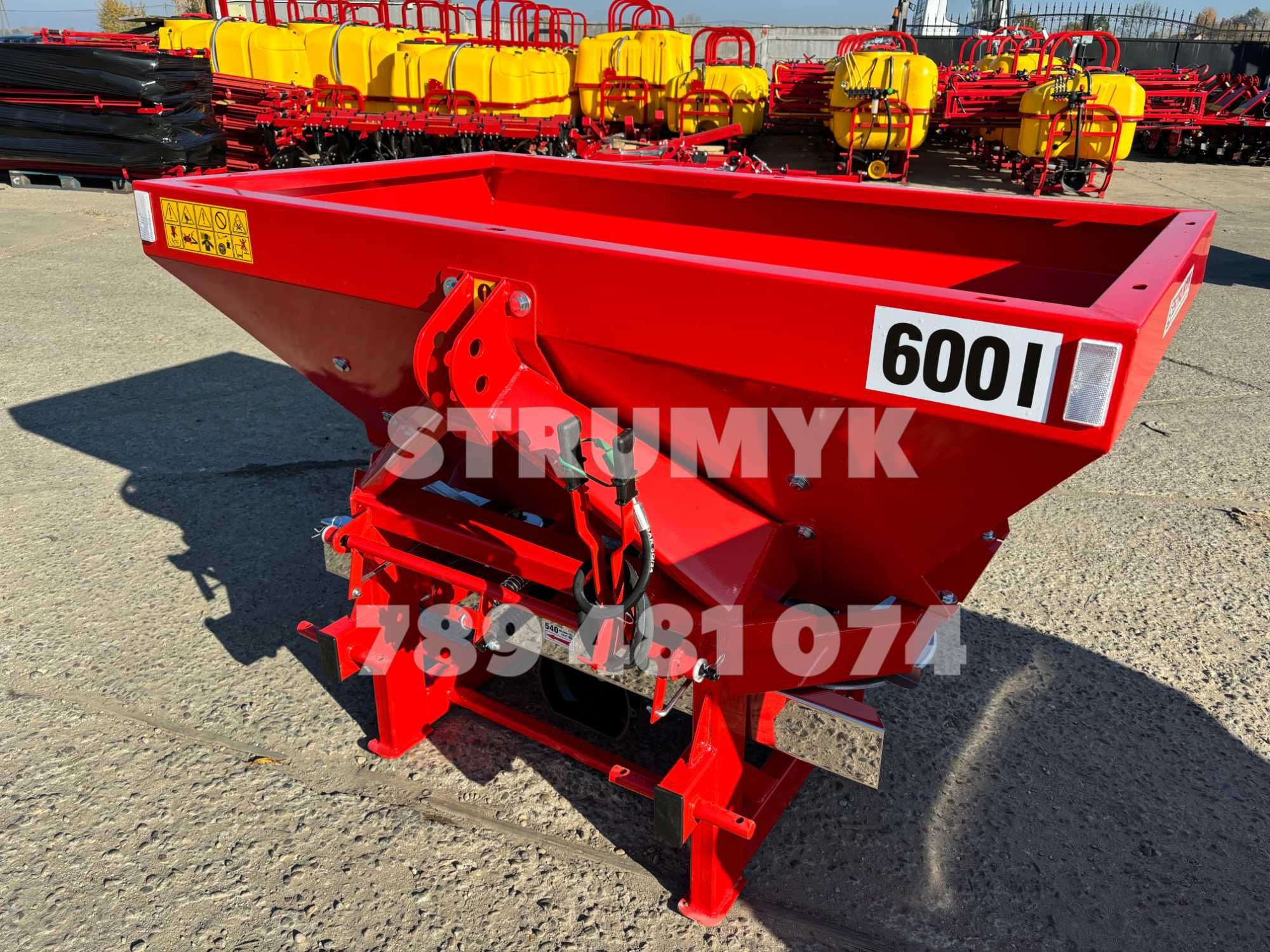 rozsiewacz nawozów DWUTALERZOWY/STRUMYK/TYTAN 400 - 1600 l plandeka