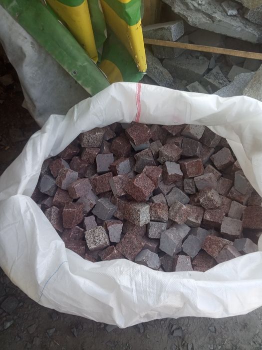 Бруківка гранітна