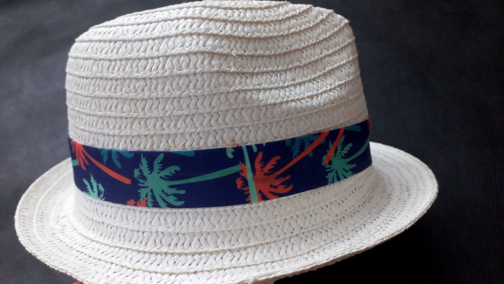 Letni KAPELUSZ biały przewiewny, chłopięcy r.54 cm  BDB+
