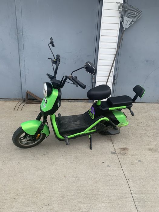 Прдам скутер CROSSER