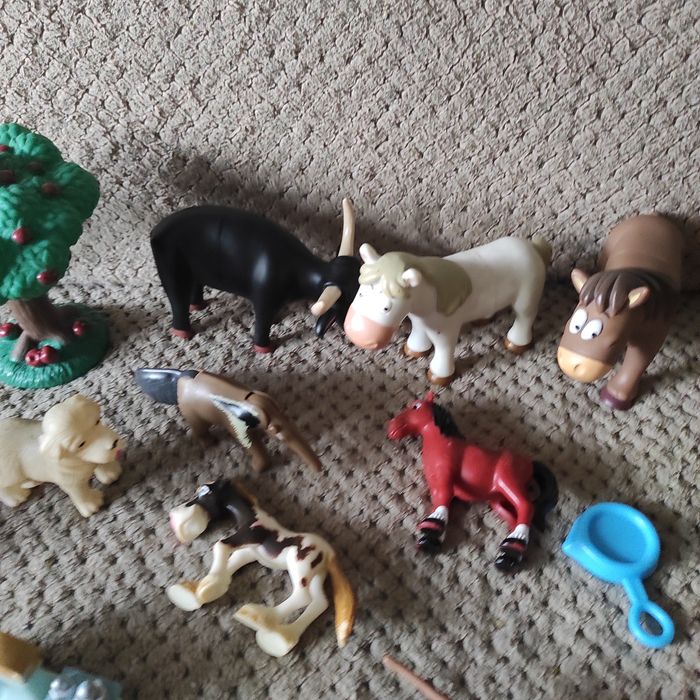 Wesoła farma i inne figurki zwierząt