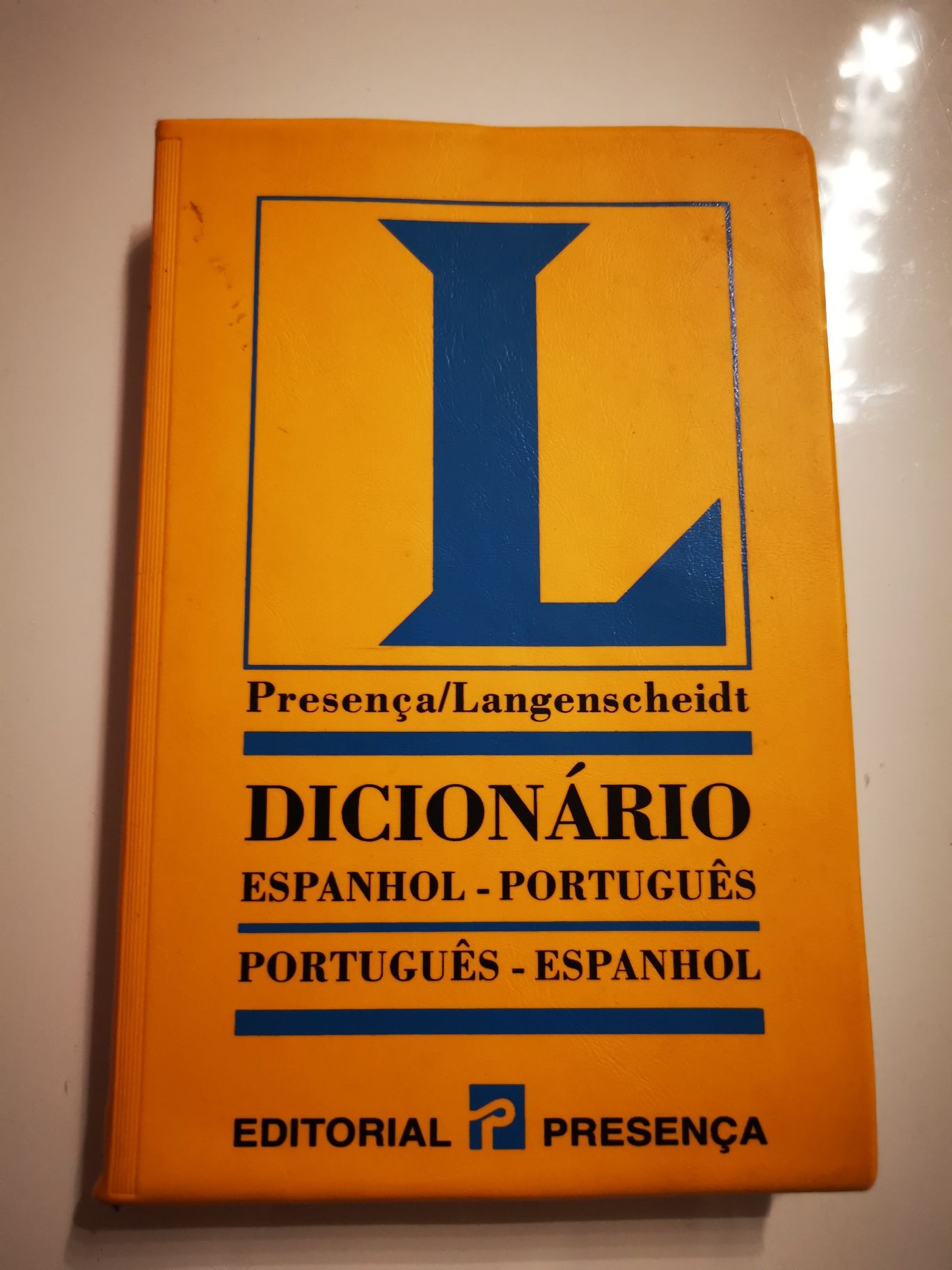 Dicionário espanhol-português - espanhol