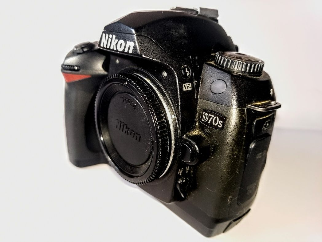 Продаю Nikon D70 S.