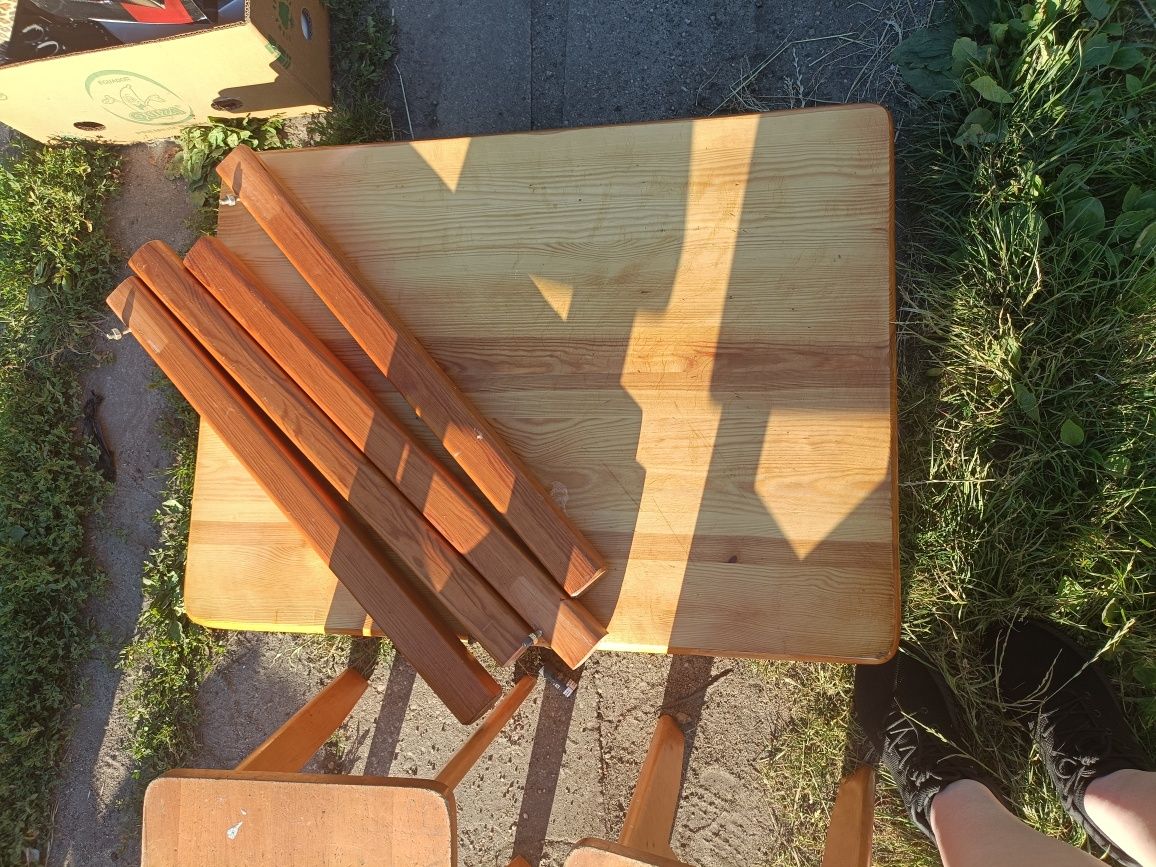 Sprzedam stół i 2 taborety