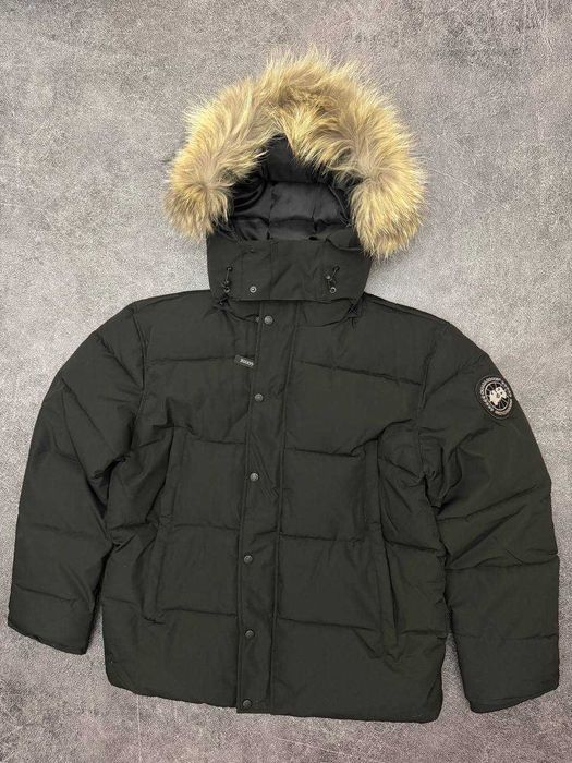 Canada Goose Puffer Jacket Black Logo