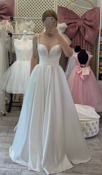 Сукня весільна/випускна