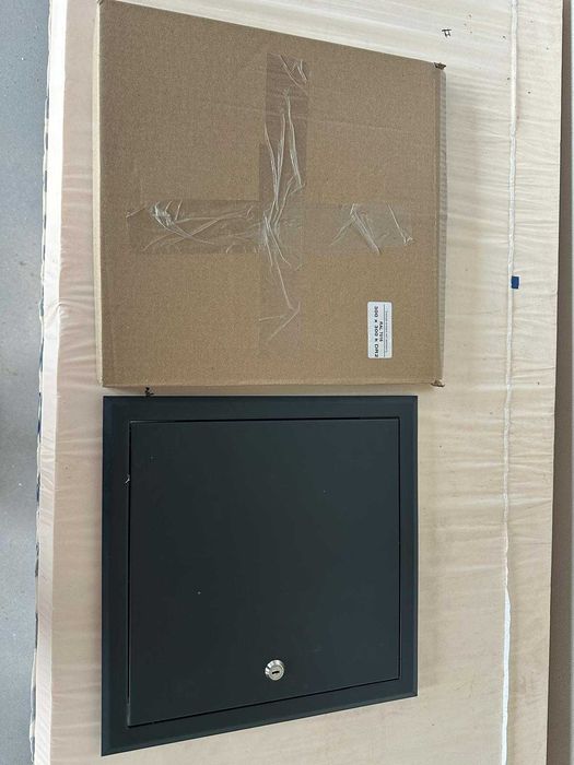 Drzwiczki rewizyjne 30x30 cm, antracyt 7016, metalowe