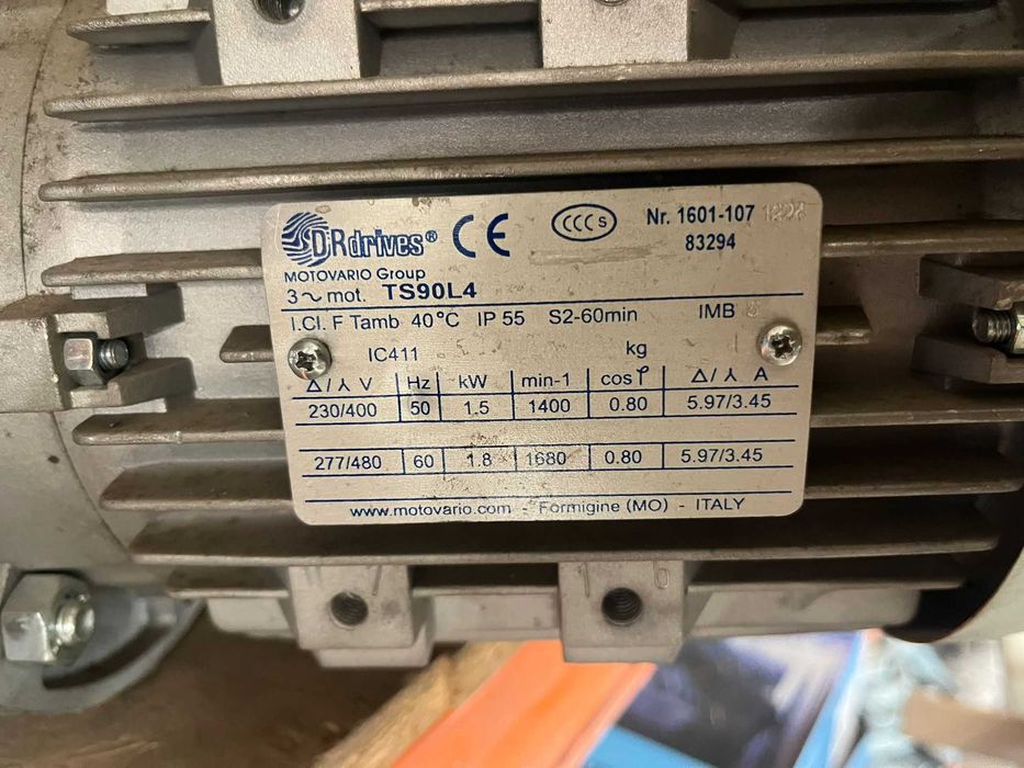 Silnik 1,5kW 1400obr/min z reduktorem H052U i56,11 wyjście 35mm