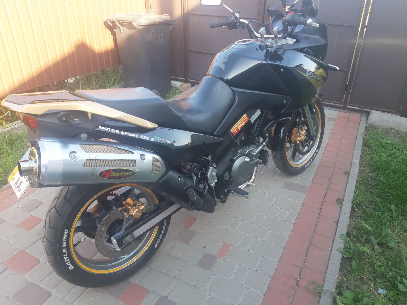 Мотоцикл Suzuki DL-650 V-Strom тур-эндуро, обмін можливийна авто