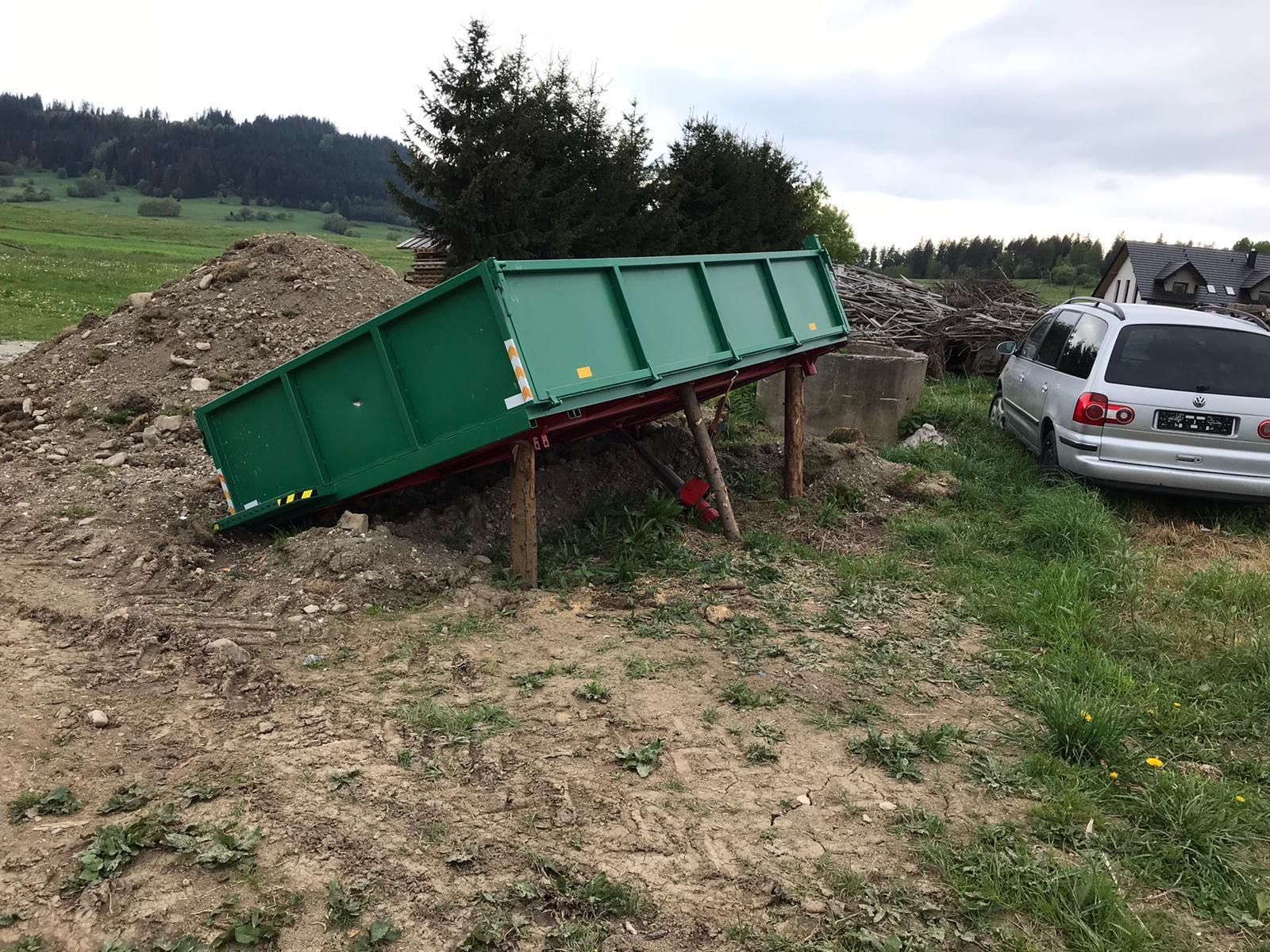 Tandem wywrotka rolnicza przyczepka przyczepa dwuosiowa