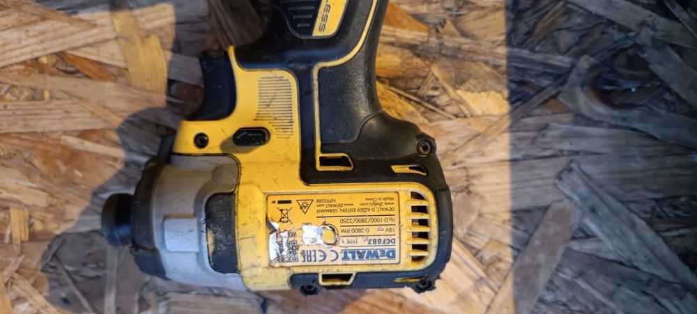 Zakretarka DeWalt dcf 887p2