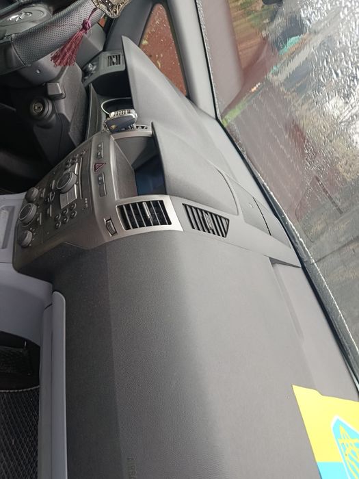 Продам зафіру всі деталі за номером.