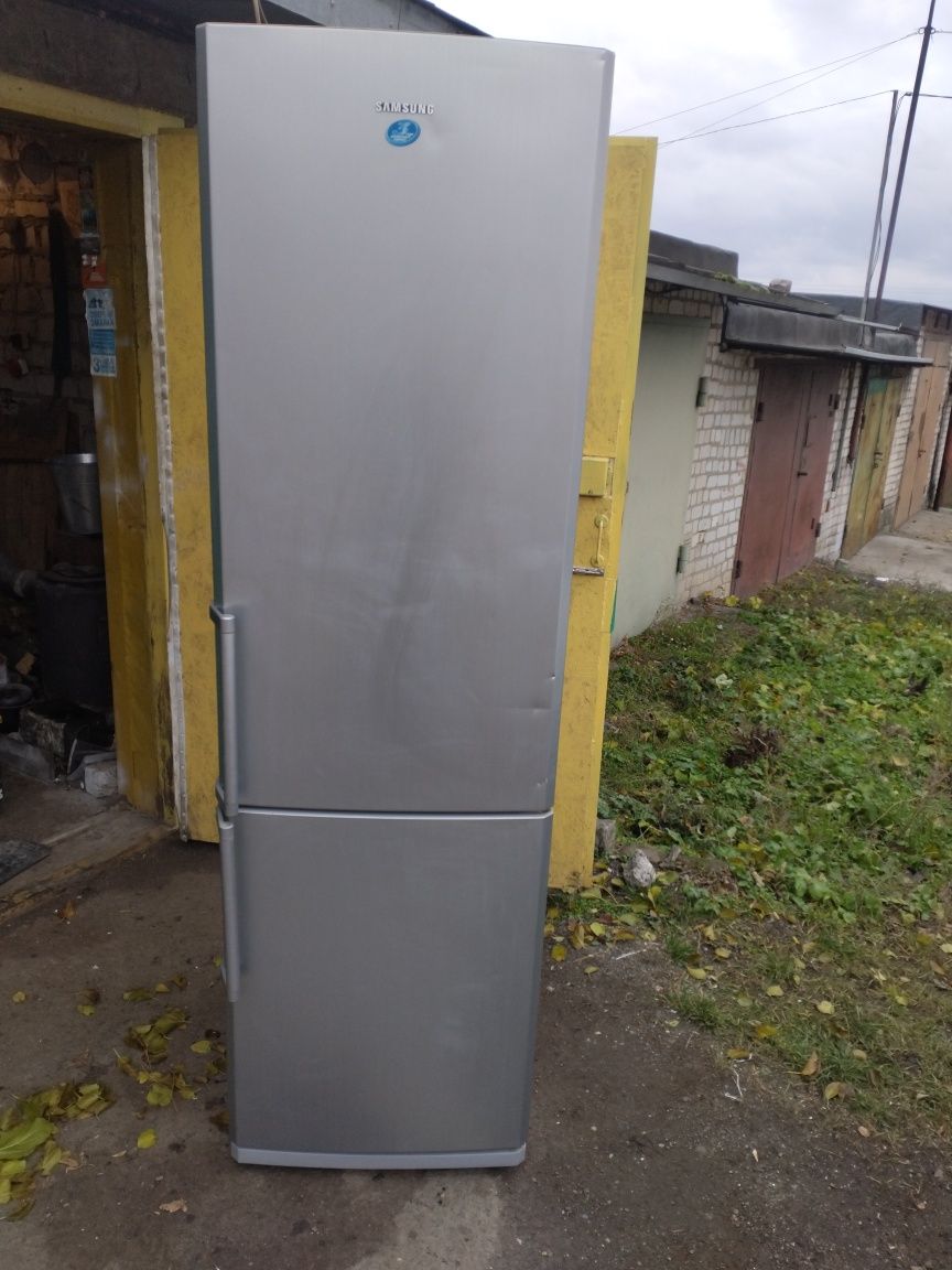 Продам корейський холодильник Samsung  Full No frost