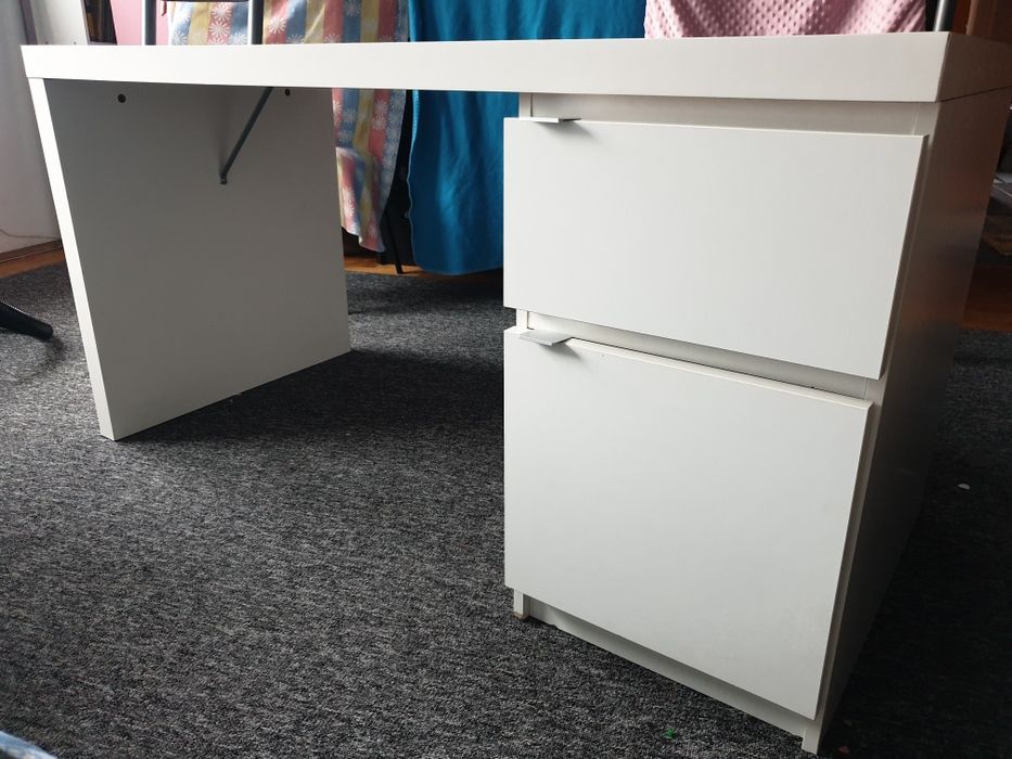 Białe biurko dziecięce 140x65