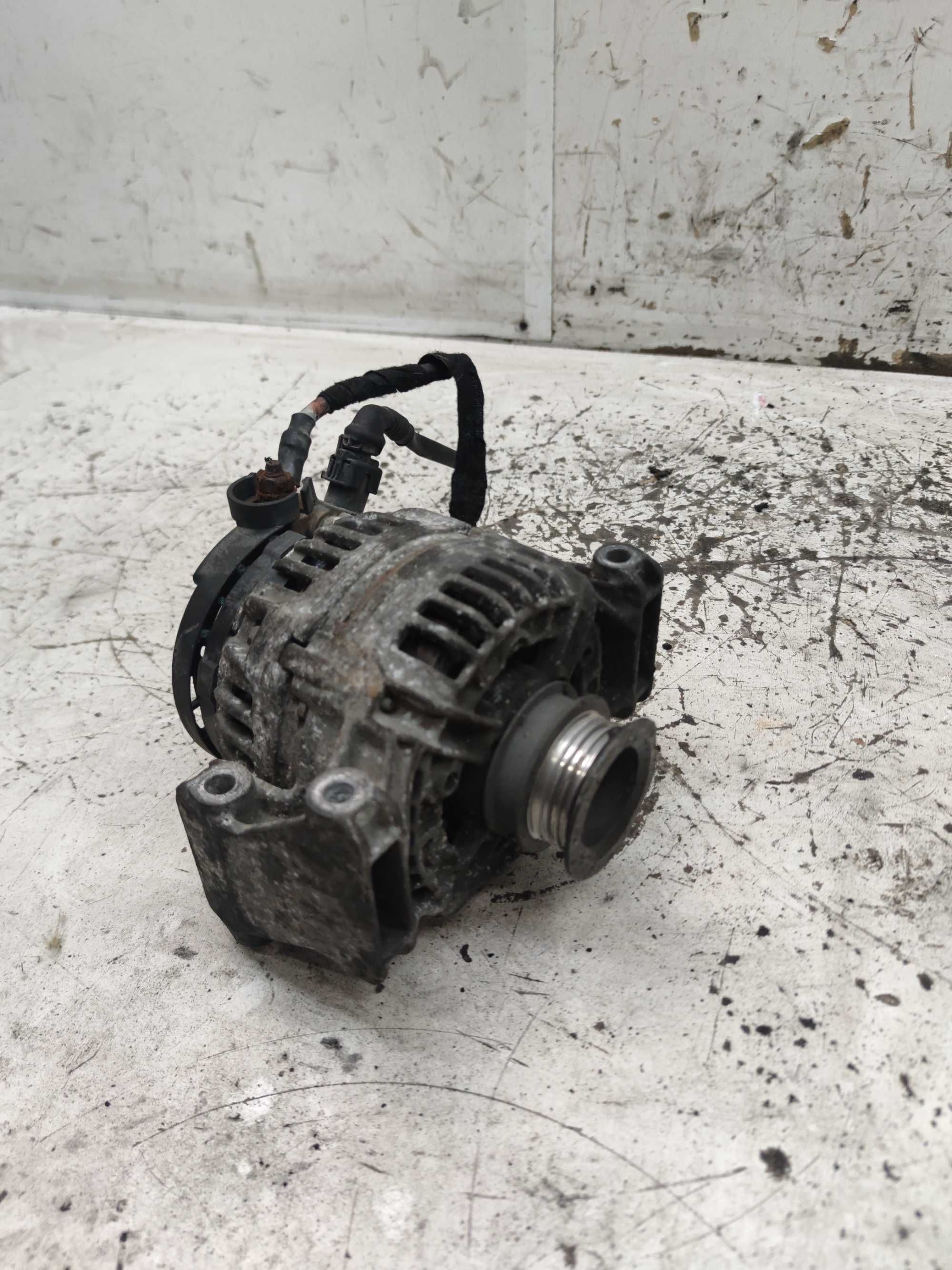 Opel Vectra C Zafira B Astra H 2.2 DTI Alternator