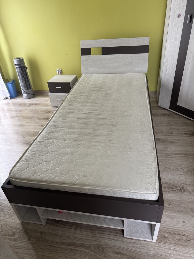 Łóżko jednoosobowe z szufladą