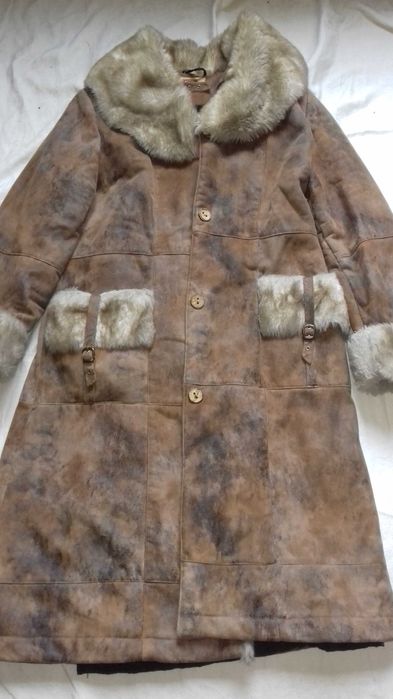 Женские дубленки. Цена 200грн за 2шт. Размер 48- 50