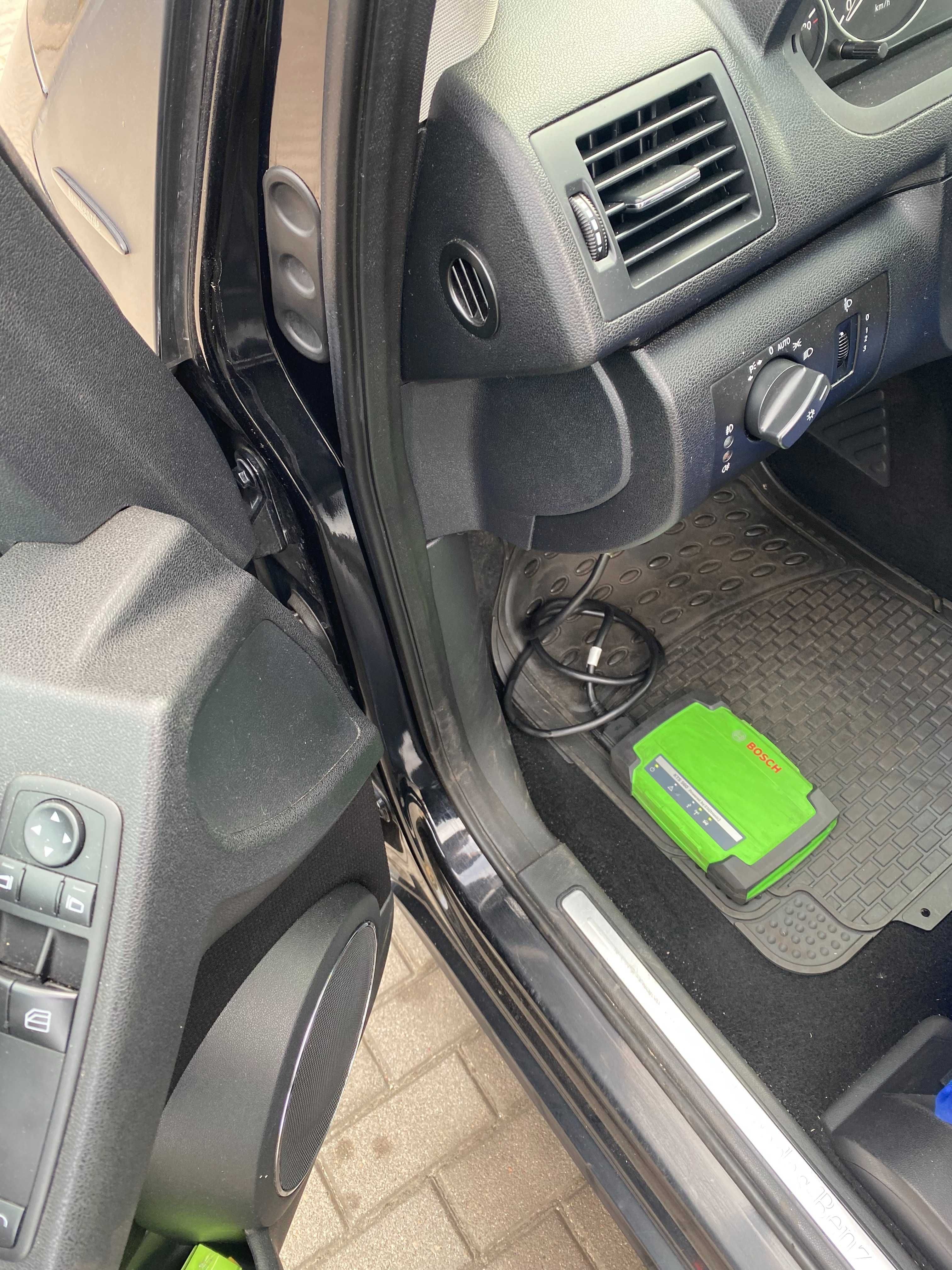 mobilny elekryk mechanik samochodowy